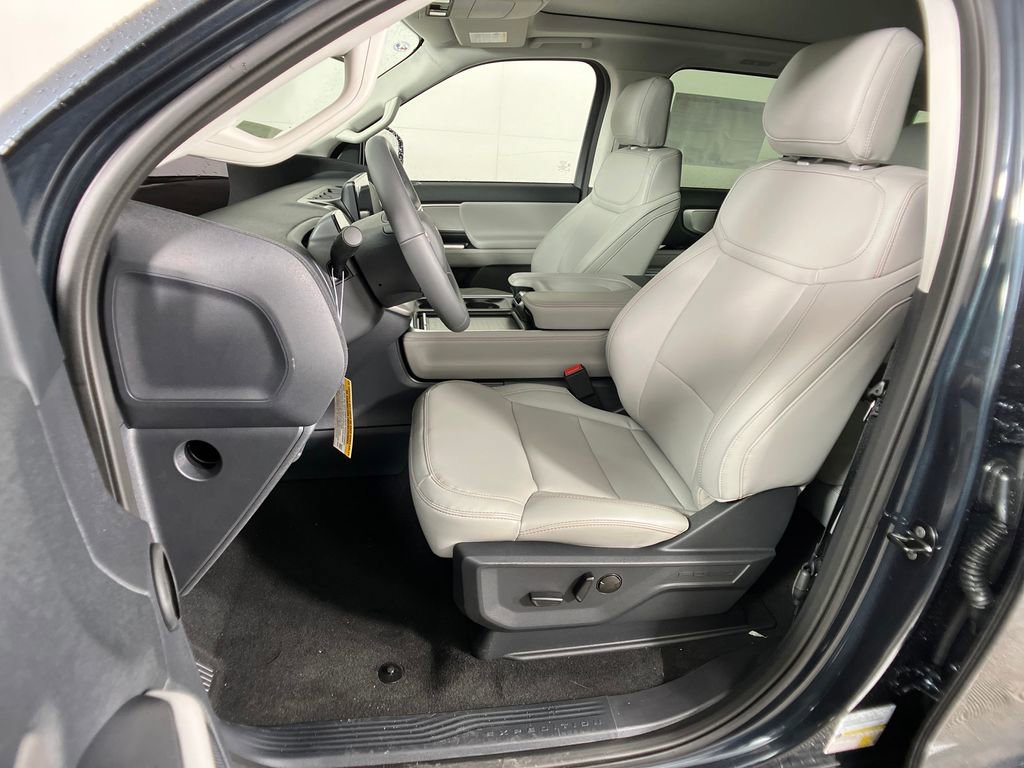 New 2025 Ford Expedition Active image 29