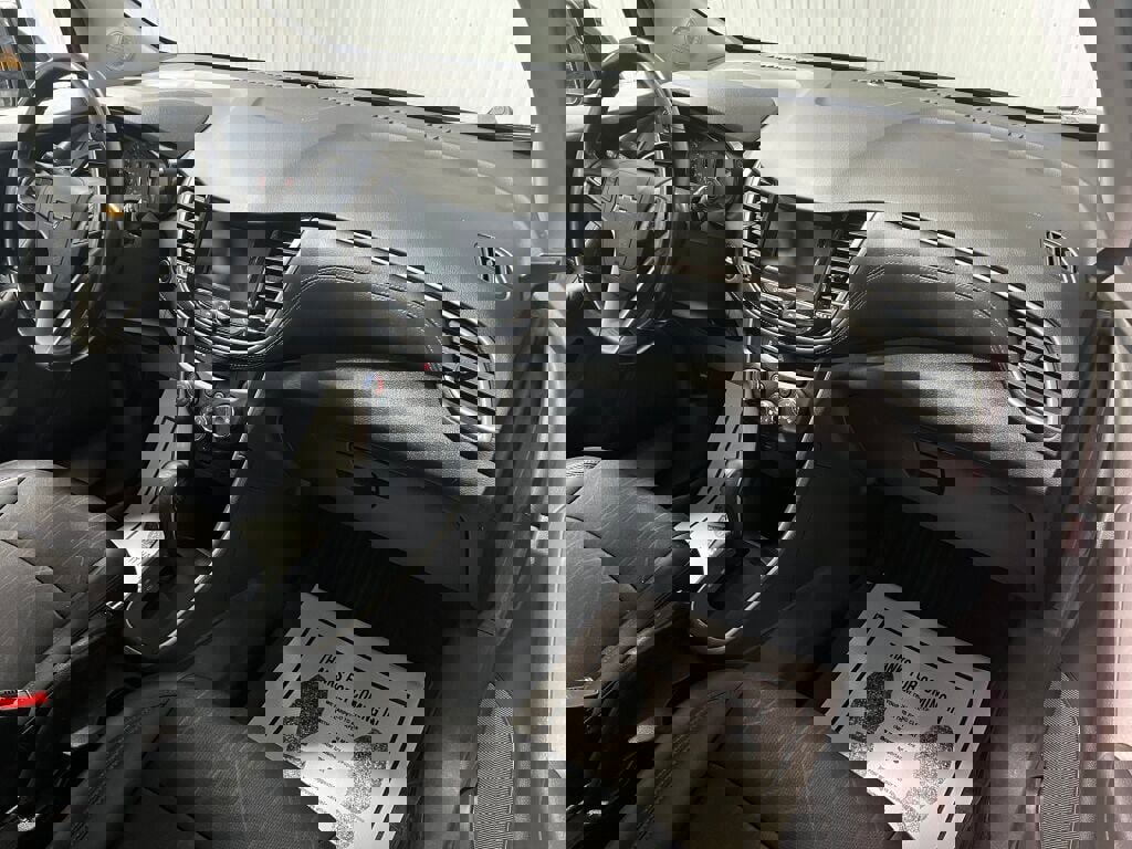 Used 2020 Chevrolet Trax LT w/ LT Convenience Package image 3