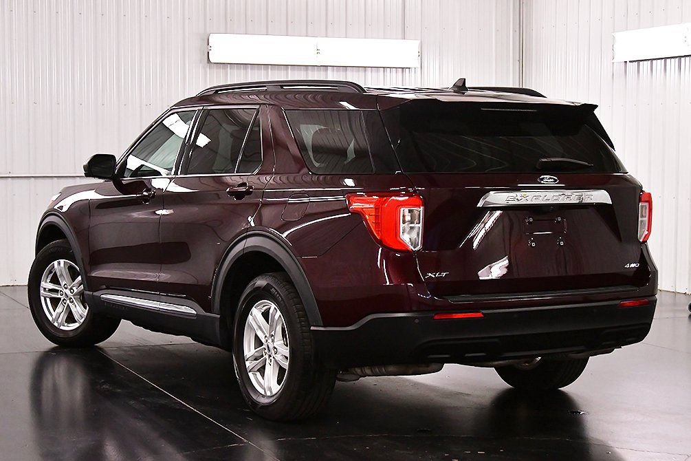 Used 2022 Ford Explorer XLT AWD/4WD image 5