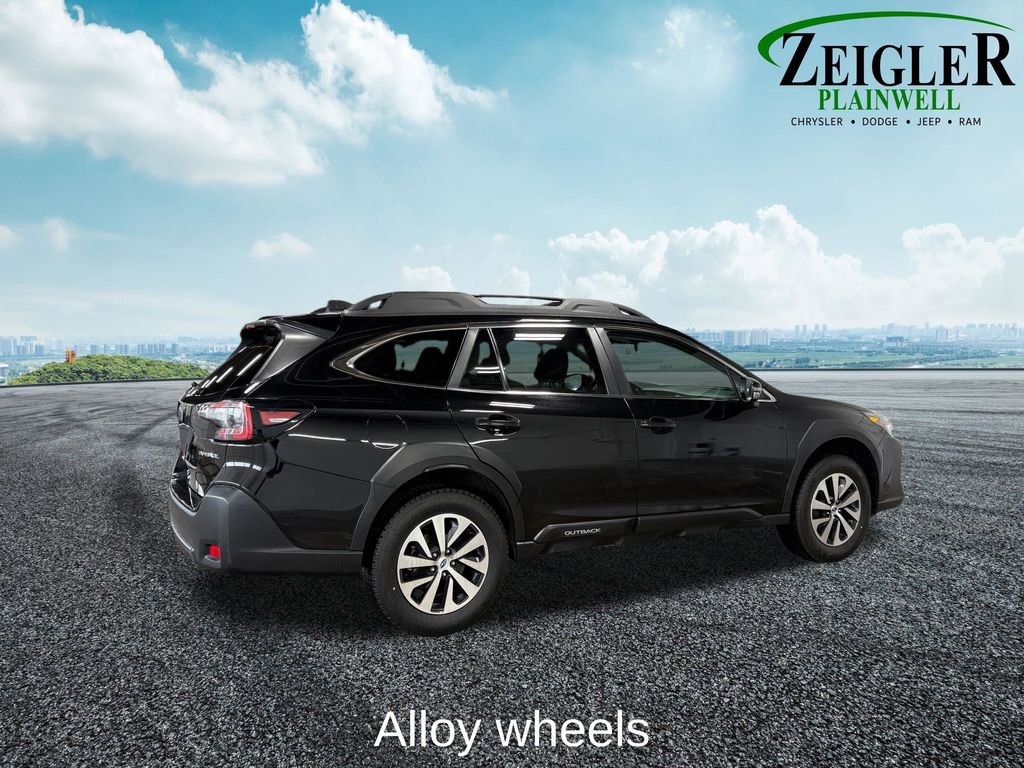 Used 2024 Subaru Outback Premium image 11