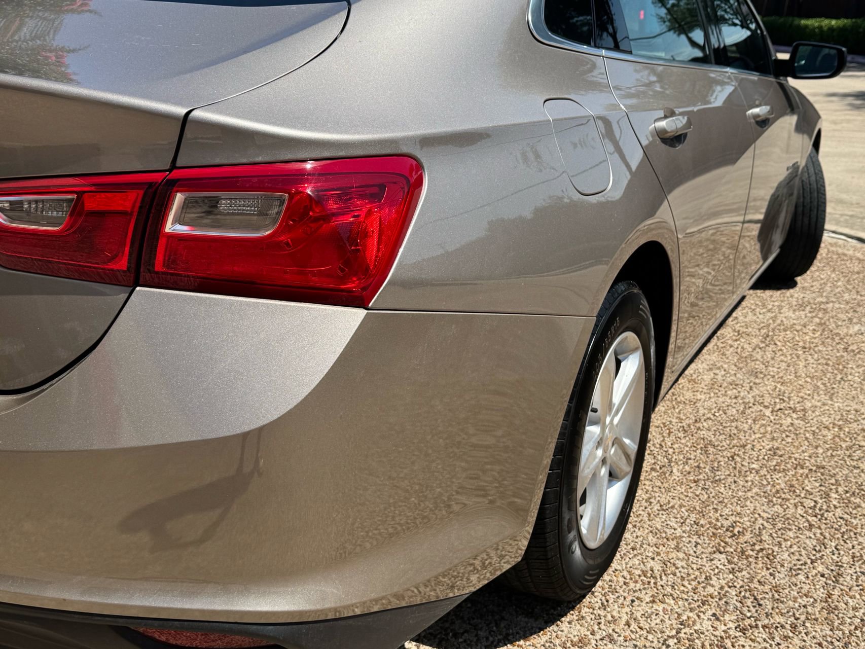 Used 2022 Chevrolet Malibu LS FWD image 4