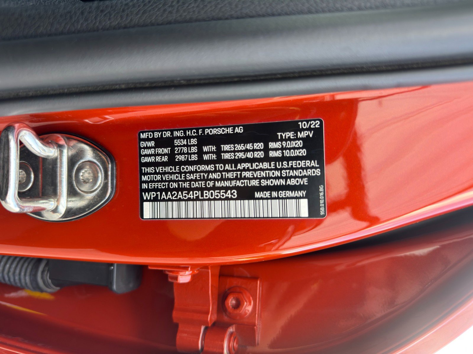 Used 2023 Porsche Macan image 46