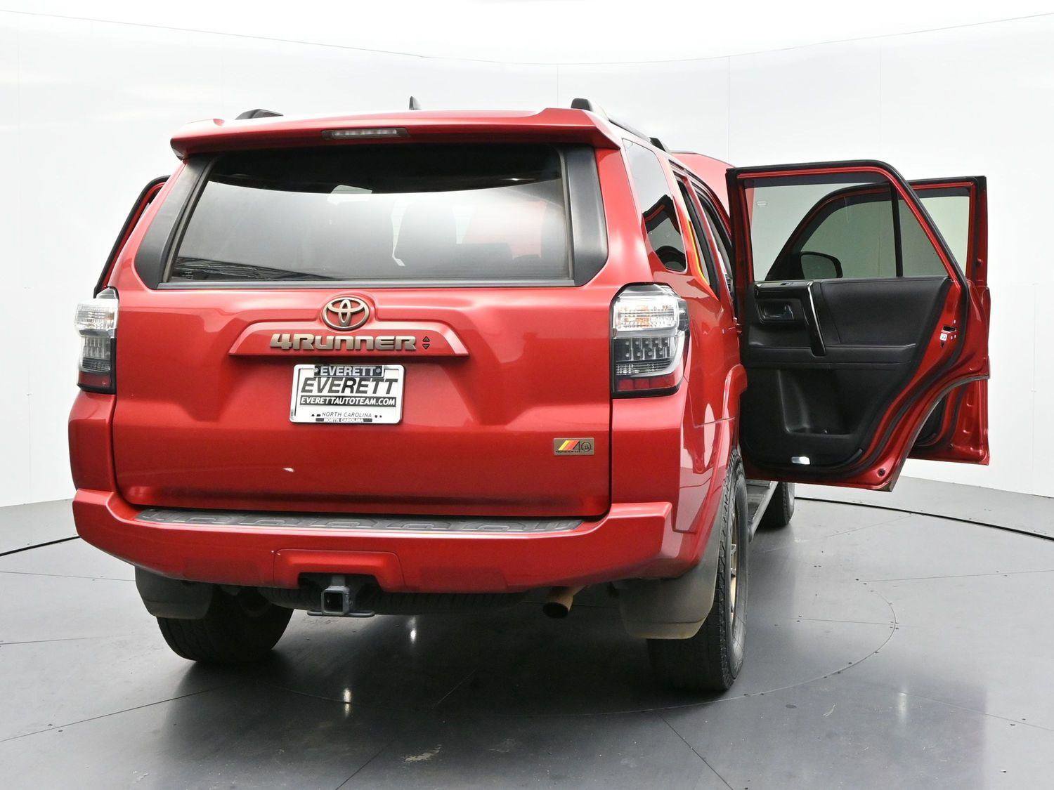 Used 2023 Toyota 4Runner 40th Anniversary SE AWD/4WD image 41