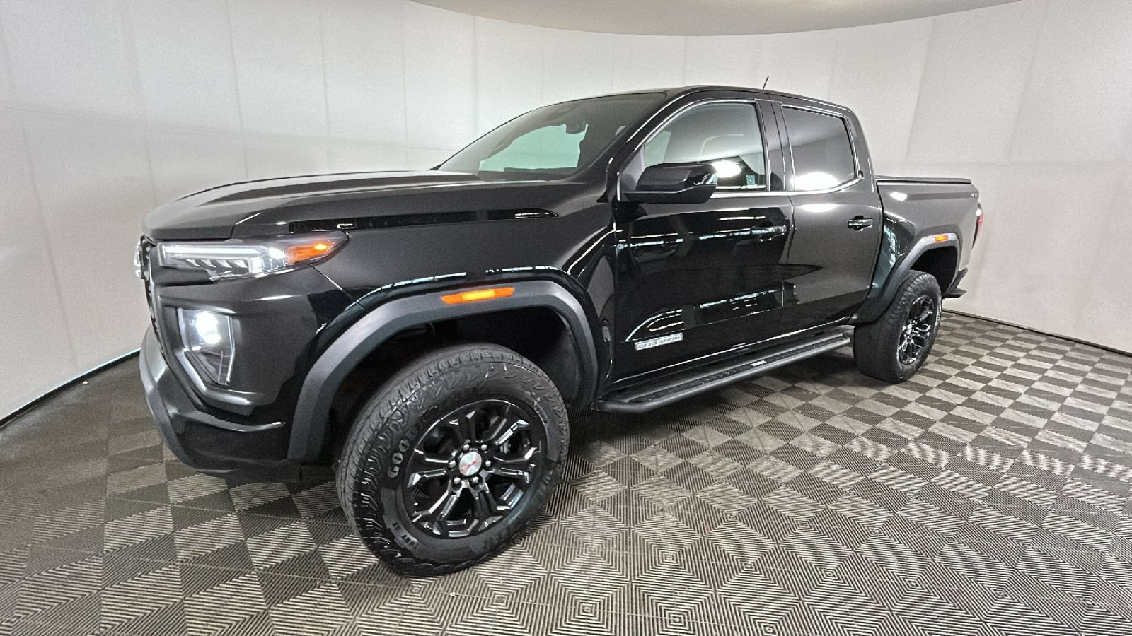 Used 2023 GMC Canyon Elevation w/ Convenience Package AWD/4WD image 7