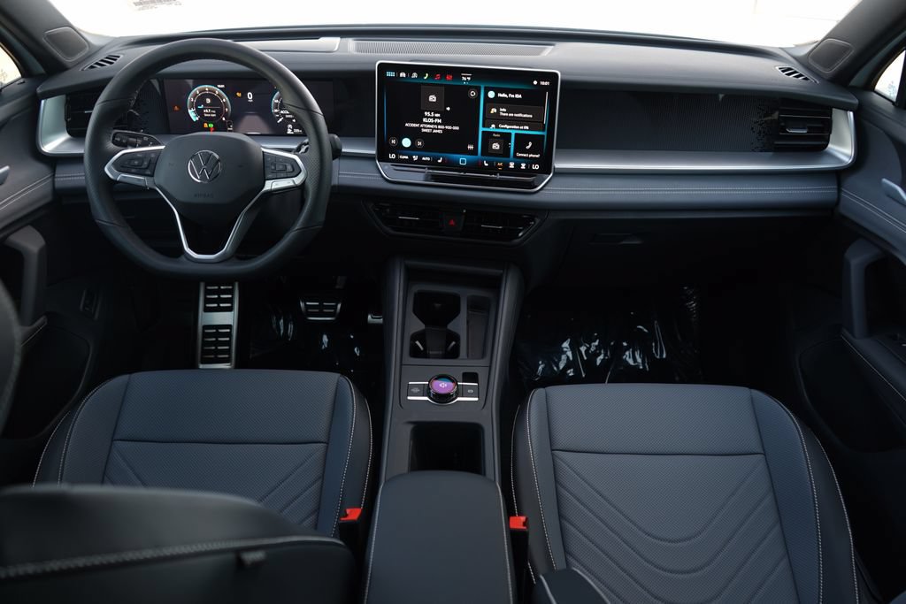 New 2026 Volkswagen Tiguan SE R-Line FWD image 8