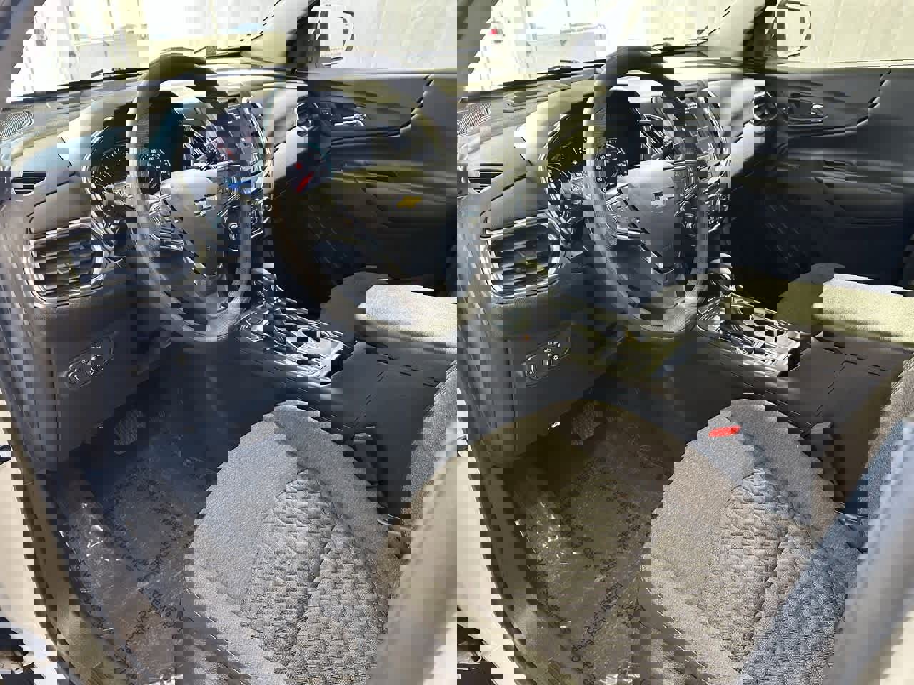 Used 2023 Chevrolet Equinox LT w/ LPO, Floor Liner Package image 10