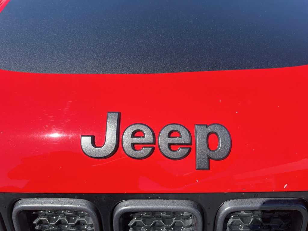 Used 2022 Jeep Renegade Trailhawk w/ Trailer Tow Group AWD/4WD image 11