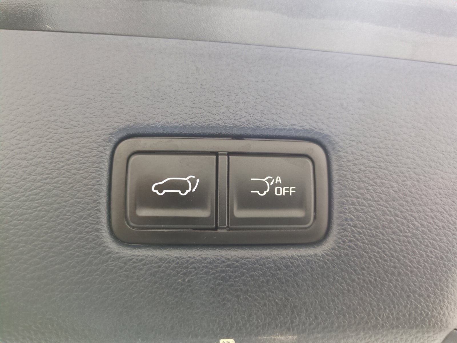 Certified 2025 Kia Carnival EX FWD image 16