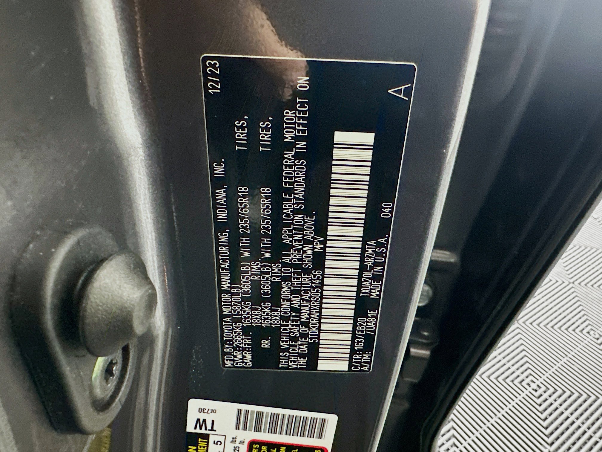 Used 2024 Toyota Highlander XLE image 12