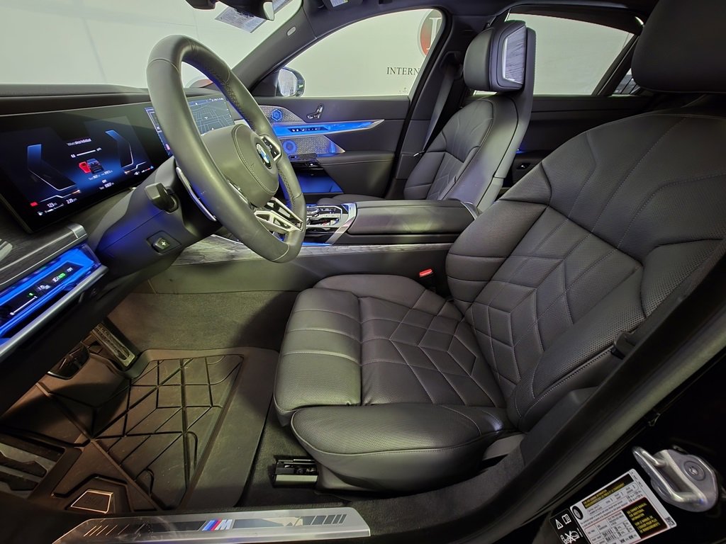 Used 2024 BMW 760i xDrive w/ Executive Package image 10