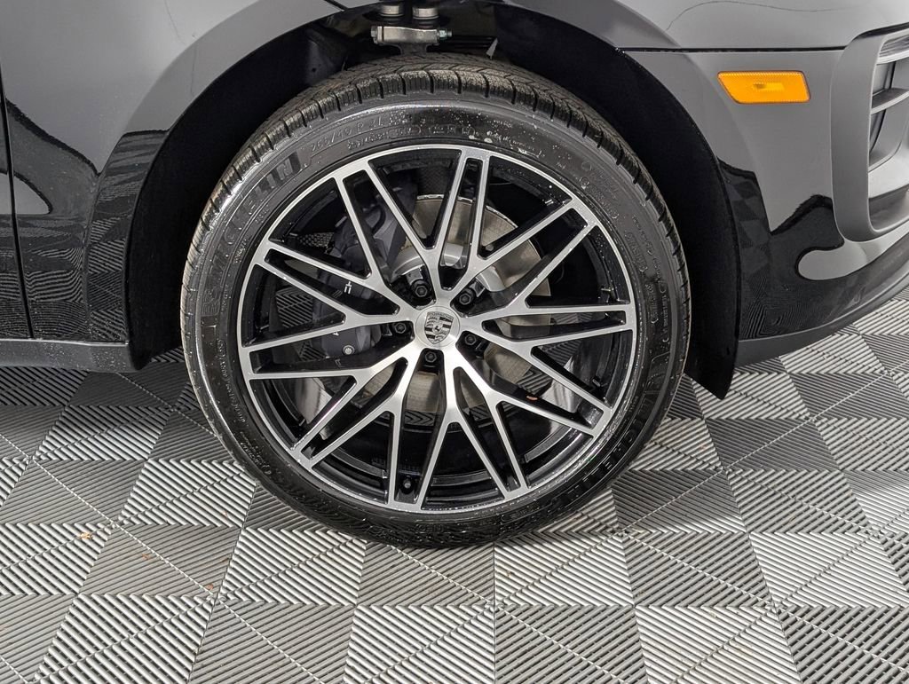 New 2026 Porsche Macan image 14