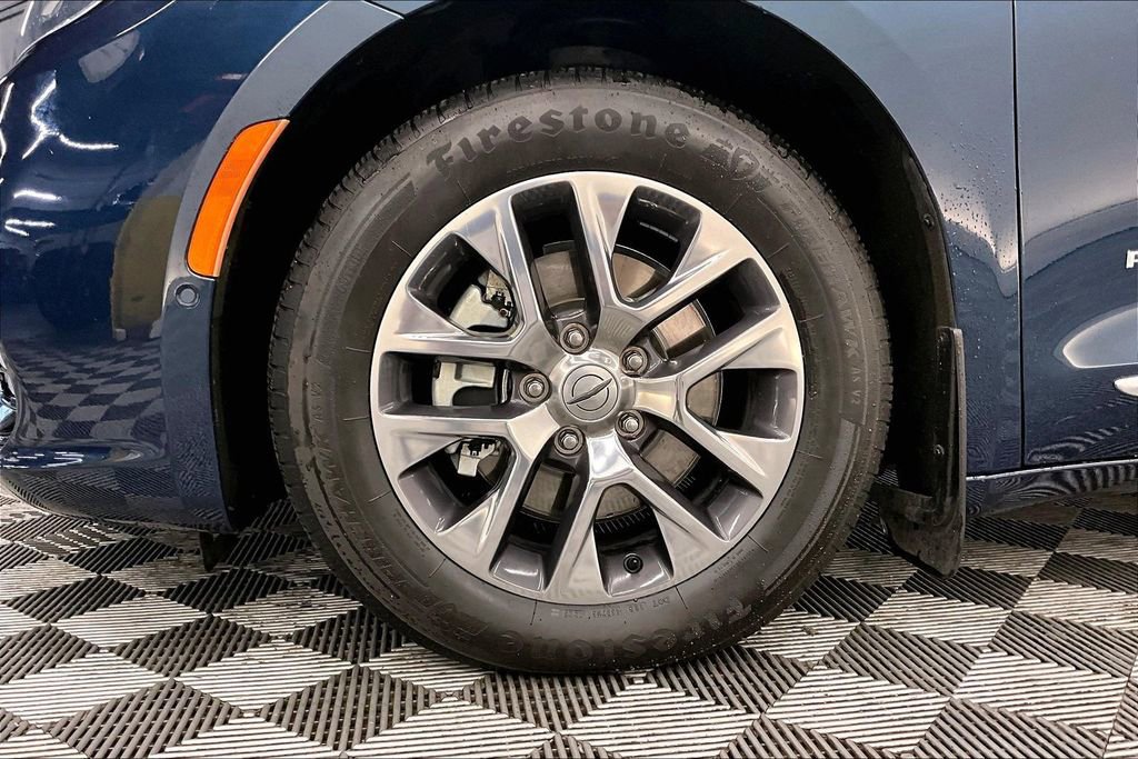 Used 2022 Chrysler Pacifica Pinnacle image 8