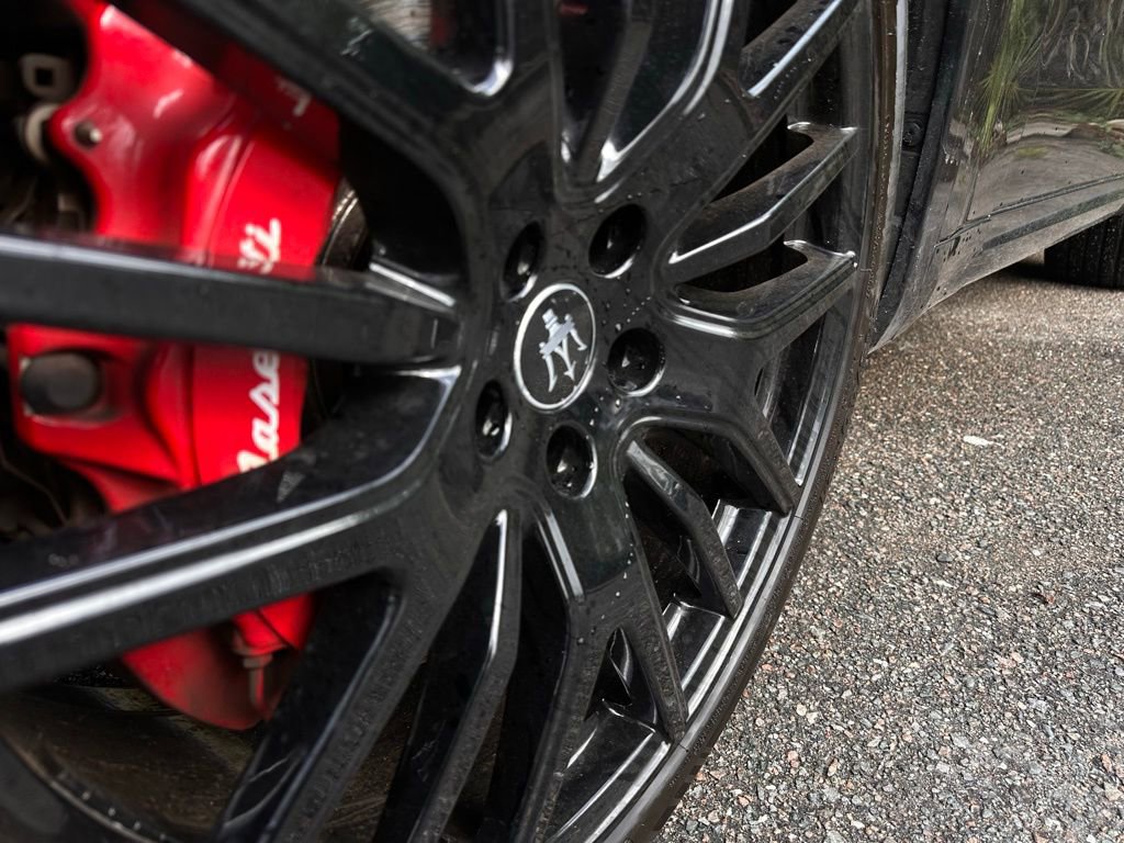 Used 2023 Maserati Levante Modena image 8