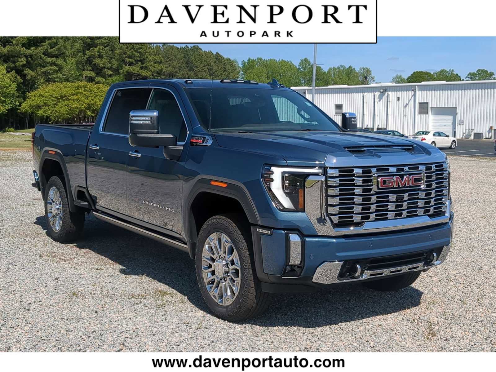 New 2026 GMC Sierra 2500 Denali w/ Denali Reserve Package AWD/4WD image 1