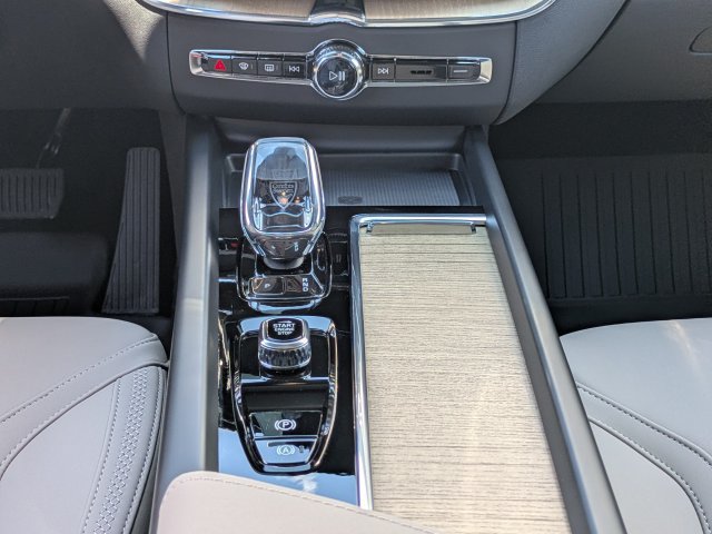 New 2026 Volvo XC60 T8 Plus w/ Protection Package Premier AWD/4WD image 23
