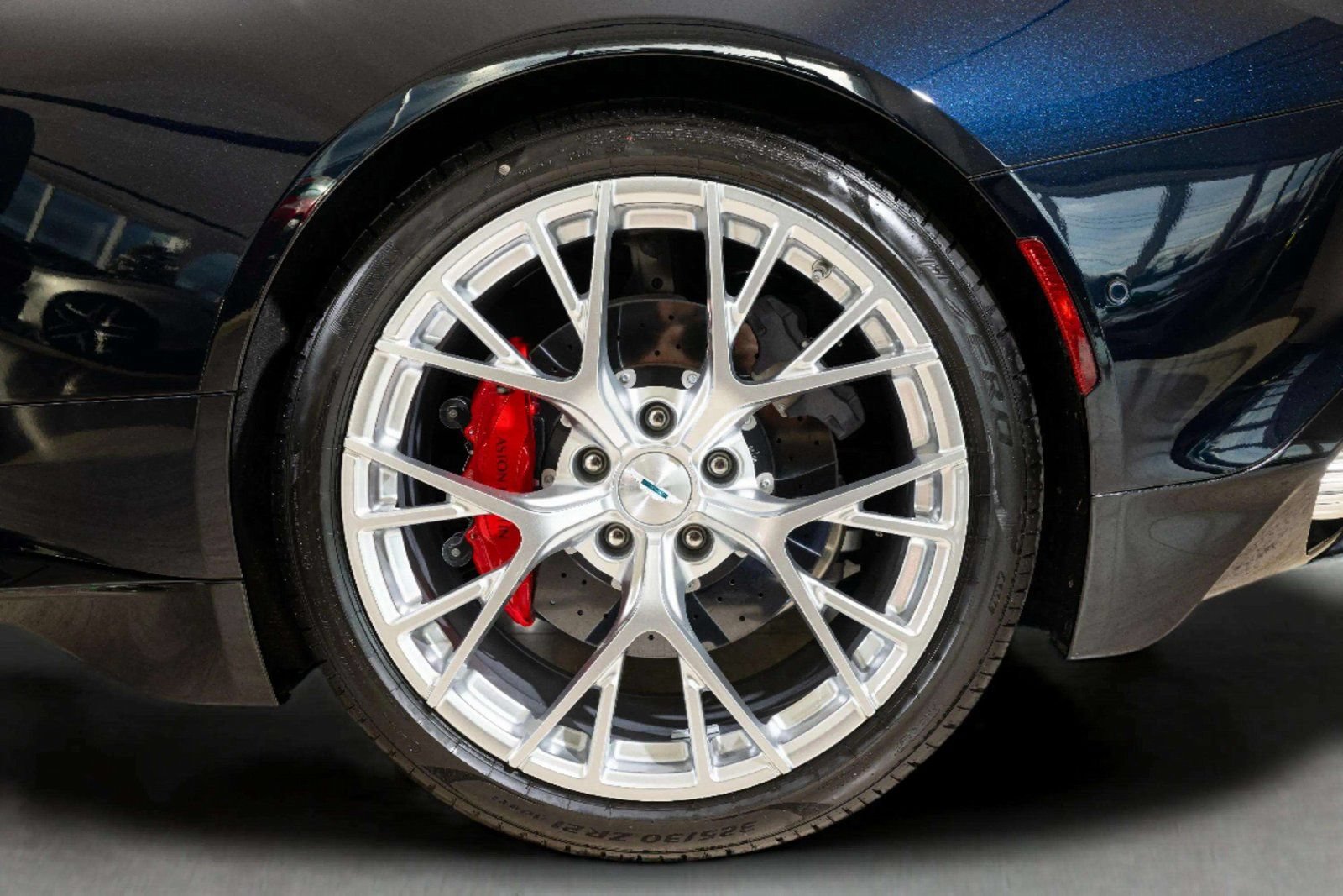New 2026 Aston Martin Vanquish Convertible RWD image 14