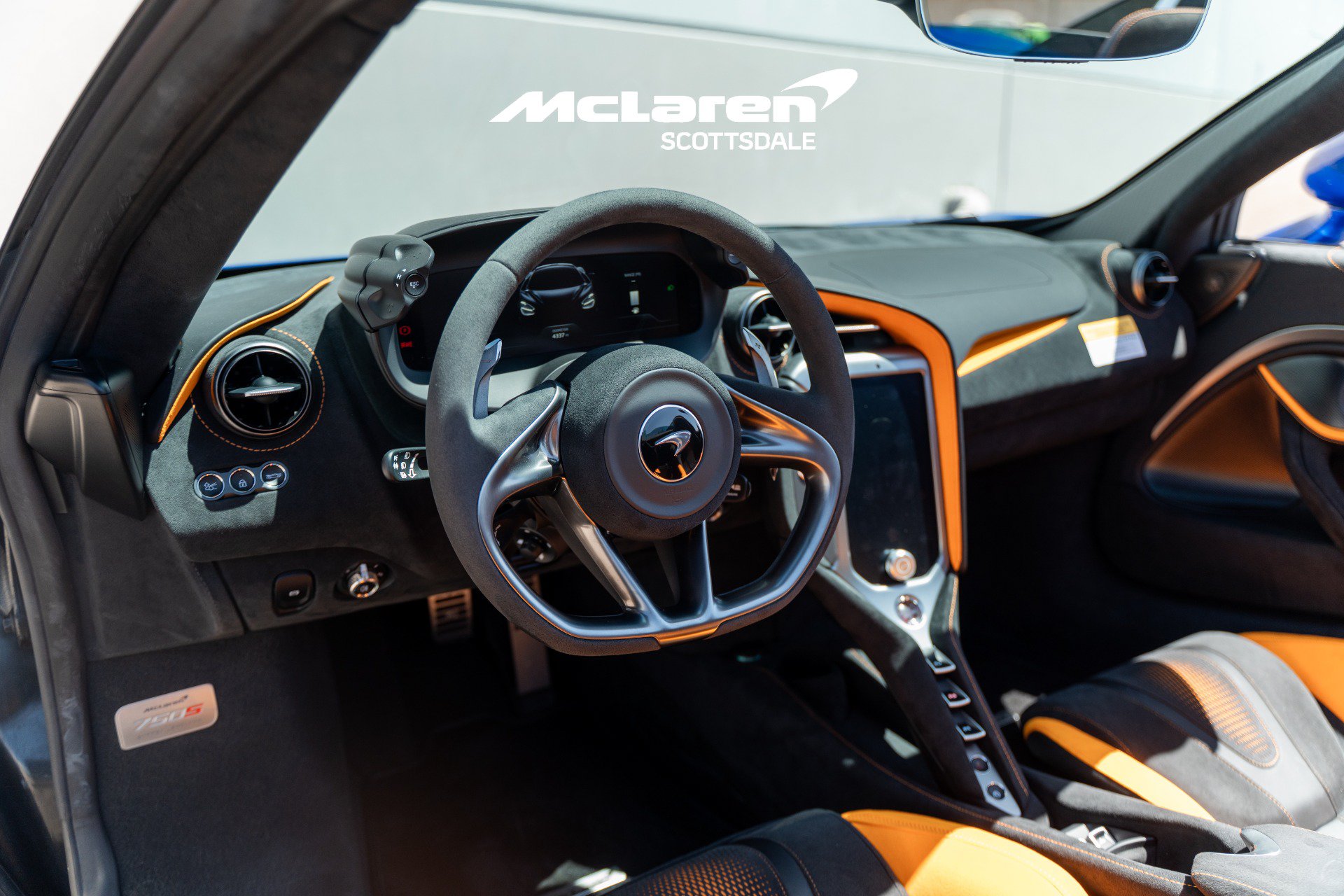 Used 2024 McLaren 750S Spider RWD image 13