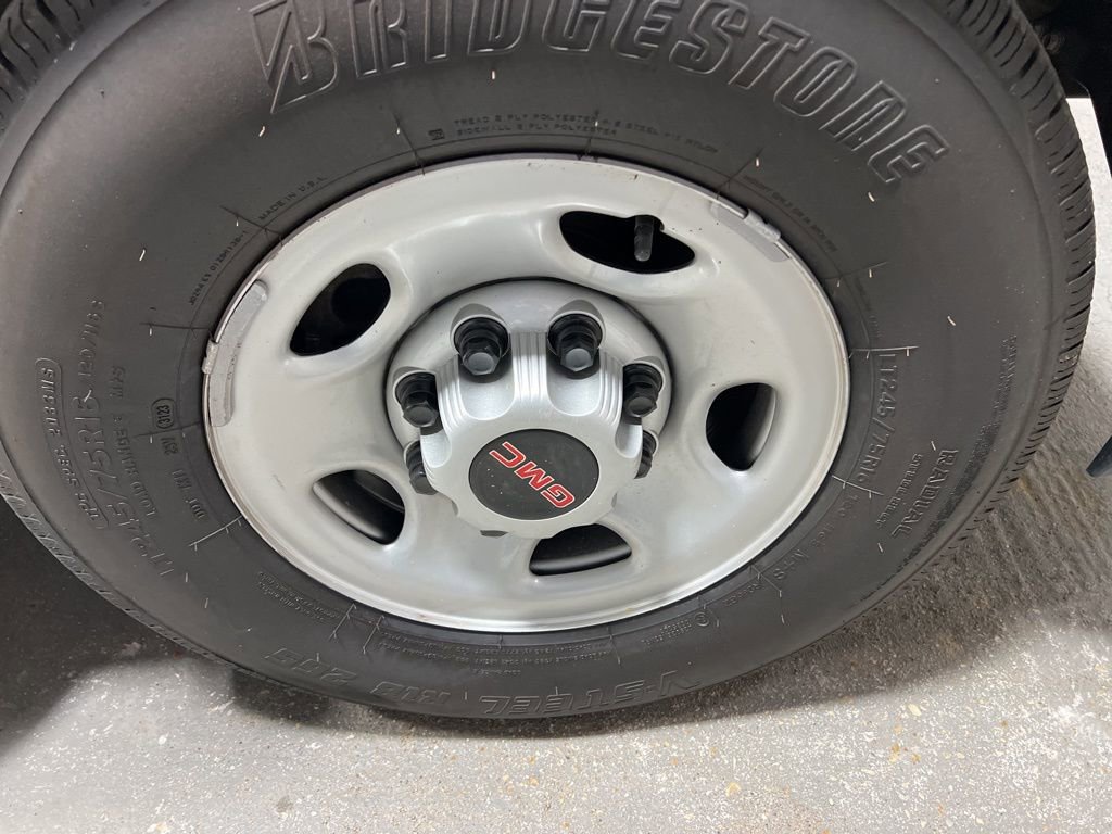 Used 2023 GMC Savana 2500 w/ Driver Convenience Package image 41