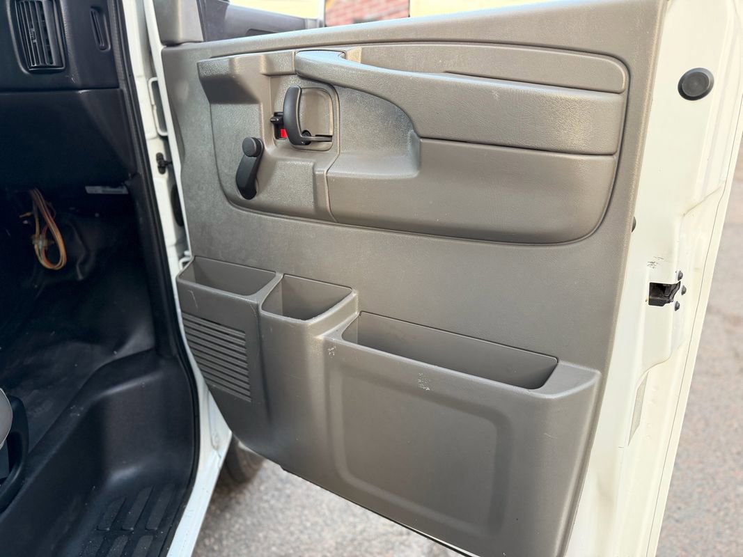 Used 2015 GMC Savana 3500 3500 image 17