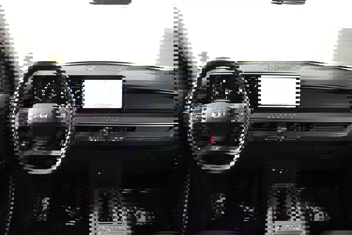 Used 2025 Kia EV9 Light Long Range image 11