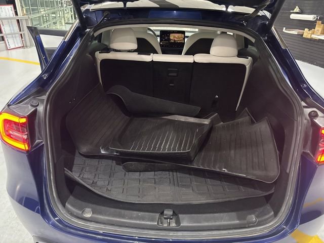 Used 2022 Tesla Model Y Long Range image 33