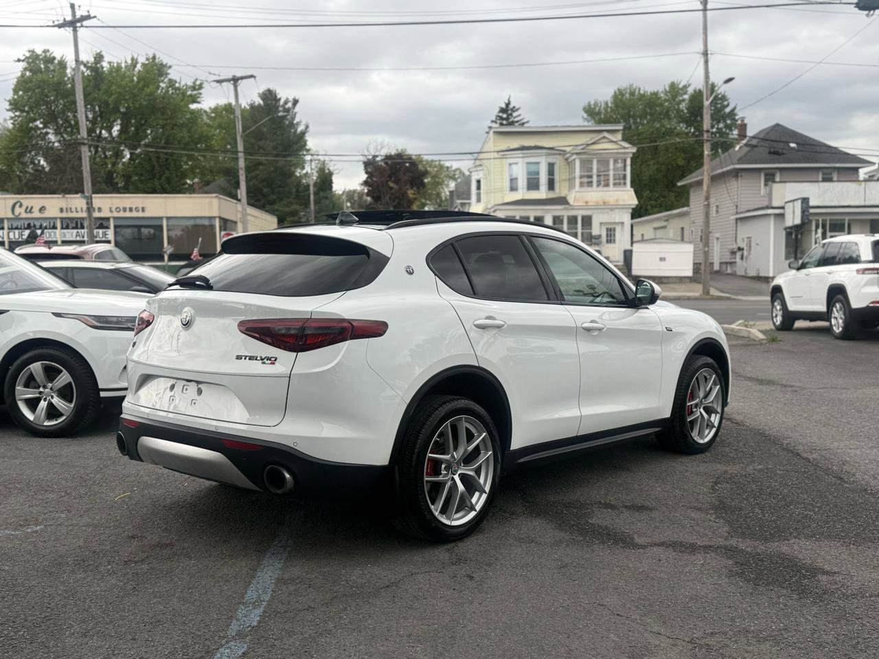 Used 2019 Alfa Romeo Stelvio Ti Sport w/ Quick Order Package 22S Sport AWD/4WD image 8