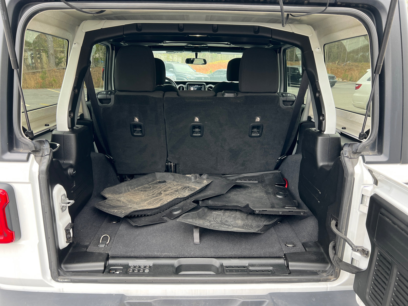 Used 2018 Jeep Wrangler Unlimited Sahara w/ LED Lighting Group image 18