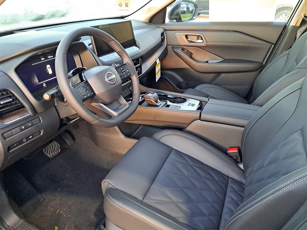 New 2025 Nissan Rogue Platinum w/ Tech Package image 7