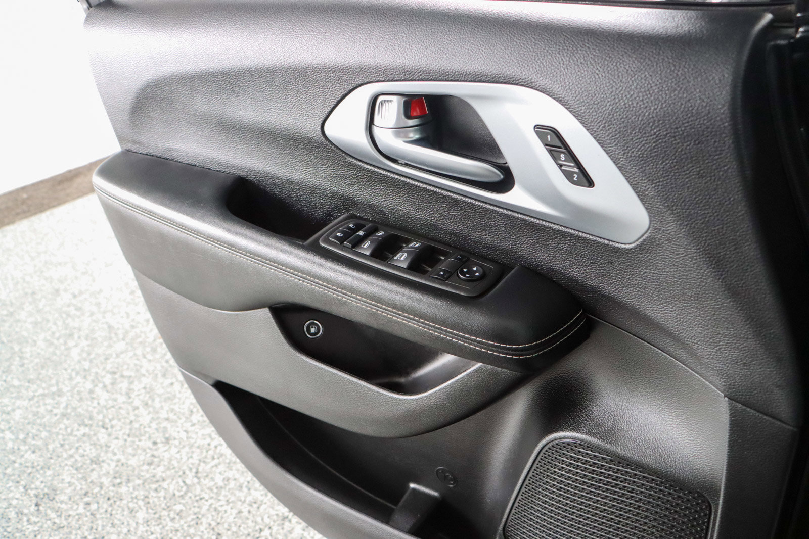 Used 2022 Chrysler Pacifica Touring-L w/ S Appearance Package image 21