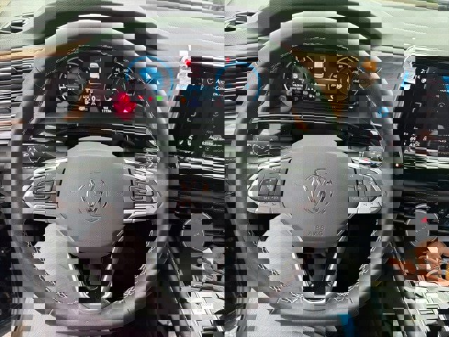 Certified 2024 Volkswagen Atlas SE image 21