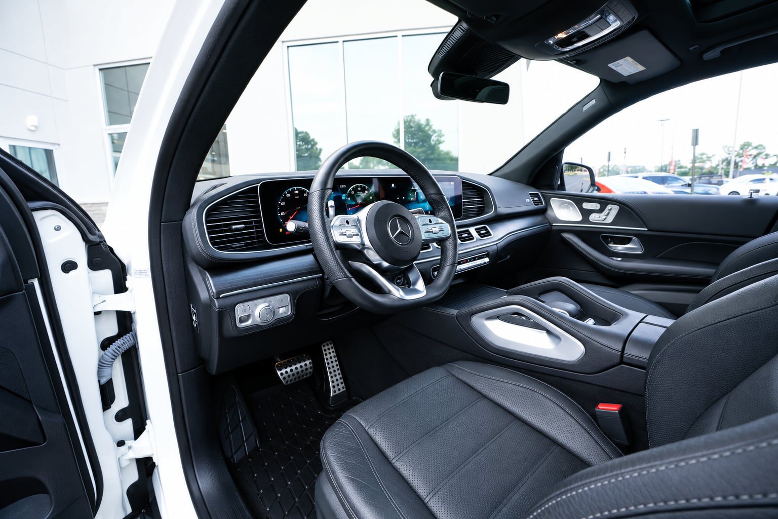 Used 2023 Mercedes-Benz GLS 450 4MATIC image 28