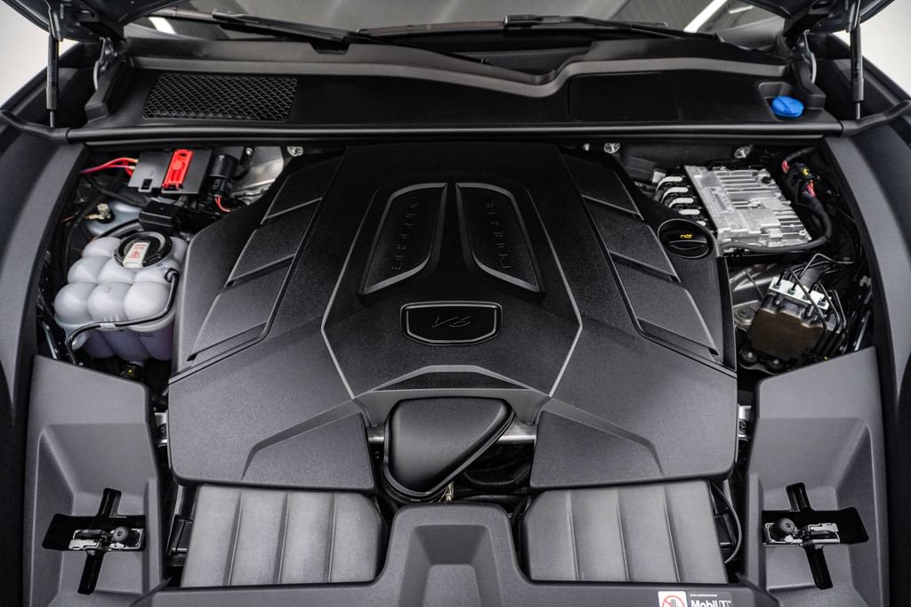 Certified 2026 Porsche Cayenne AWD/4WD image 29