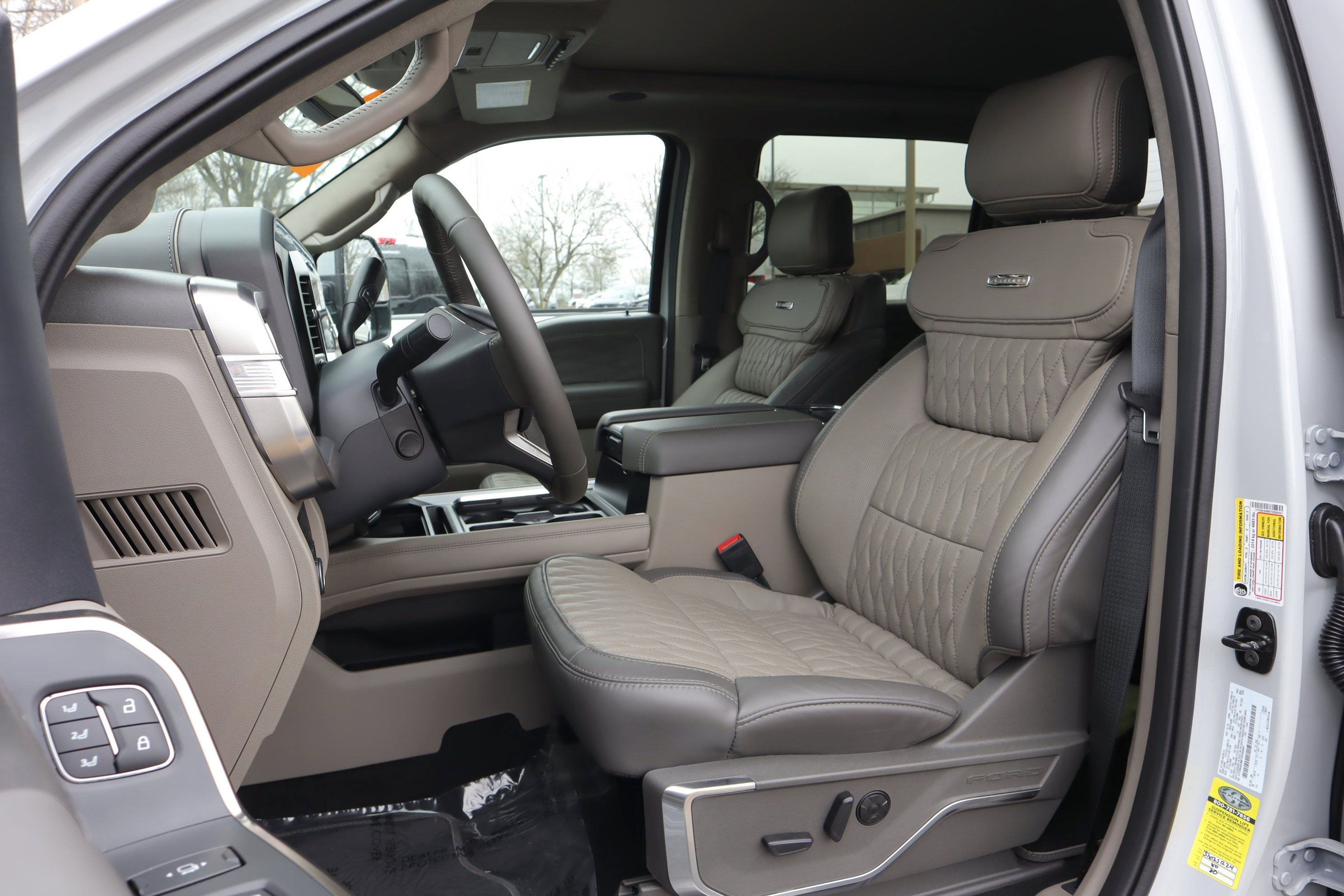 Used 2026 Ford F450 Platinum w/ Platinum Plus Package image 10