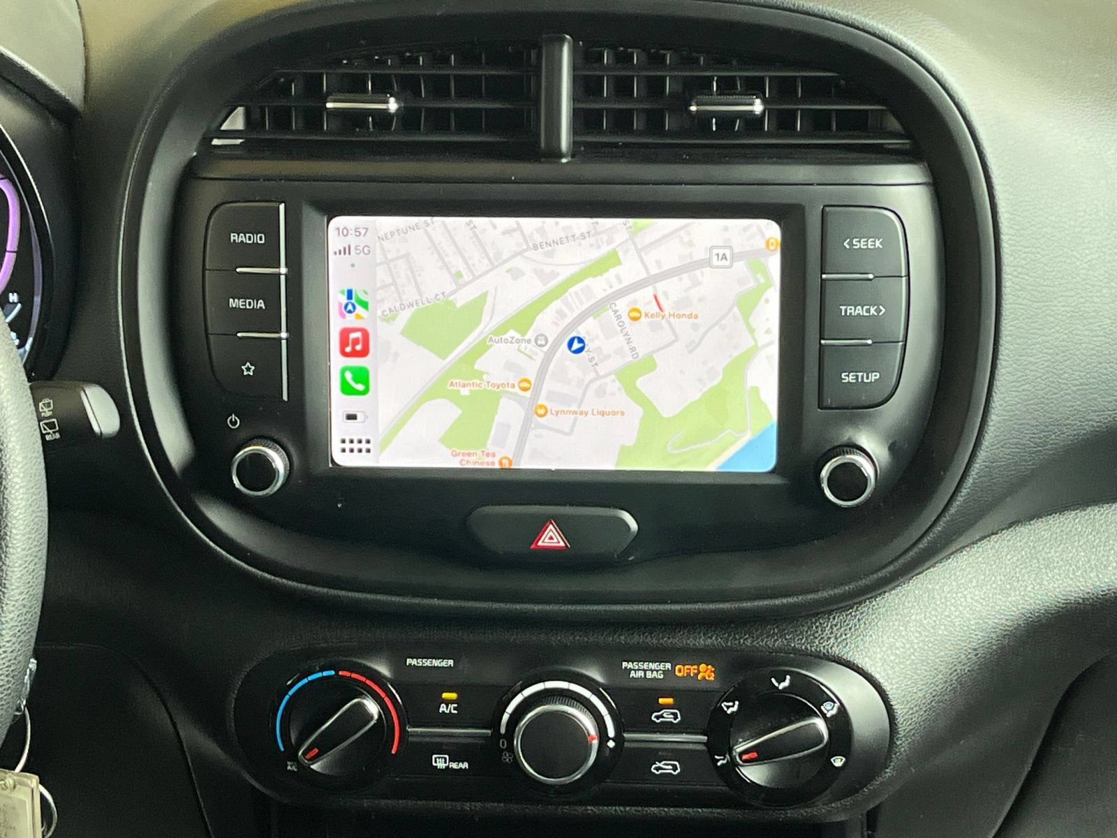 Used 2025 Kia Soul LX w/ LX Technology Package FWD image 14