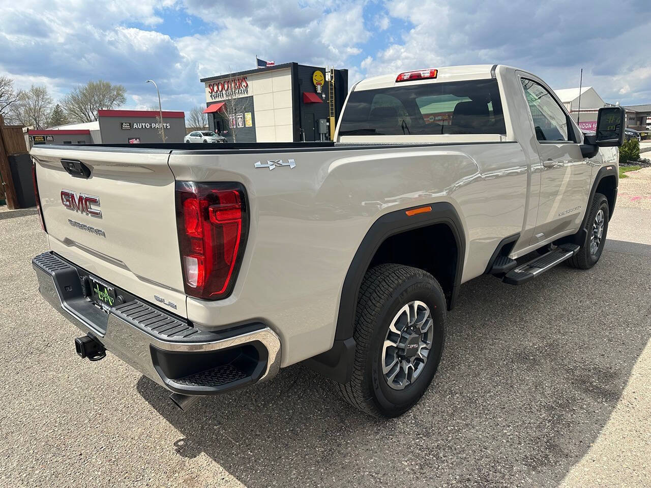 Used 2026 GMC Sierra 3500 SLE w/ SLE Convenience Package AWD/4WD image 5