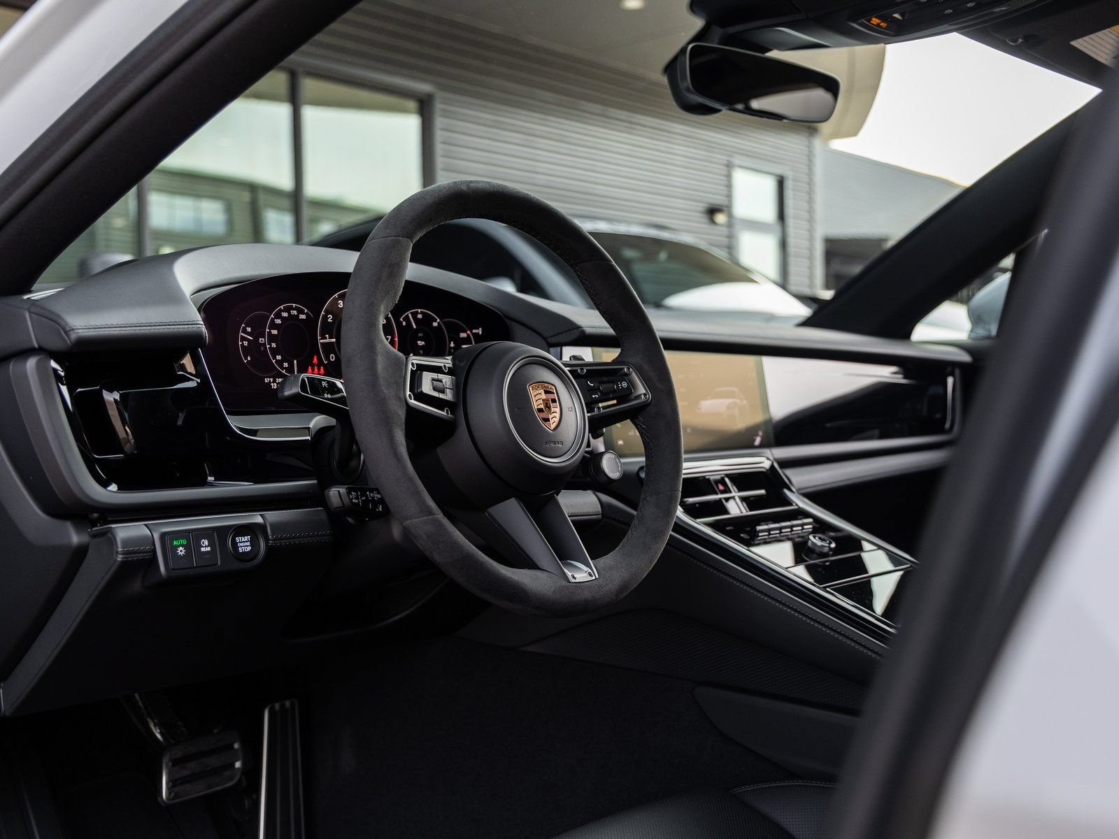 Certified 2026 Porsche Panamera RWD image 4