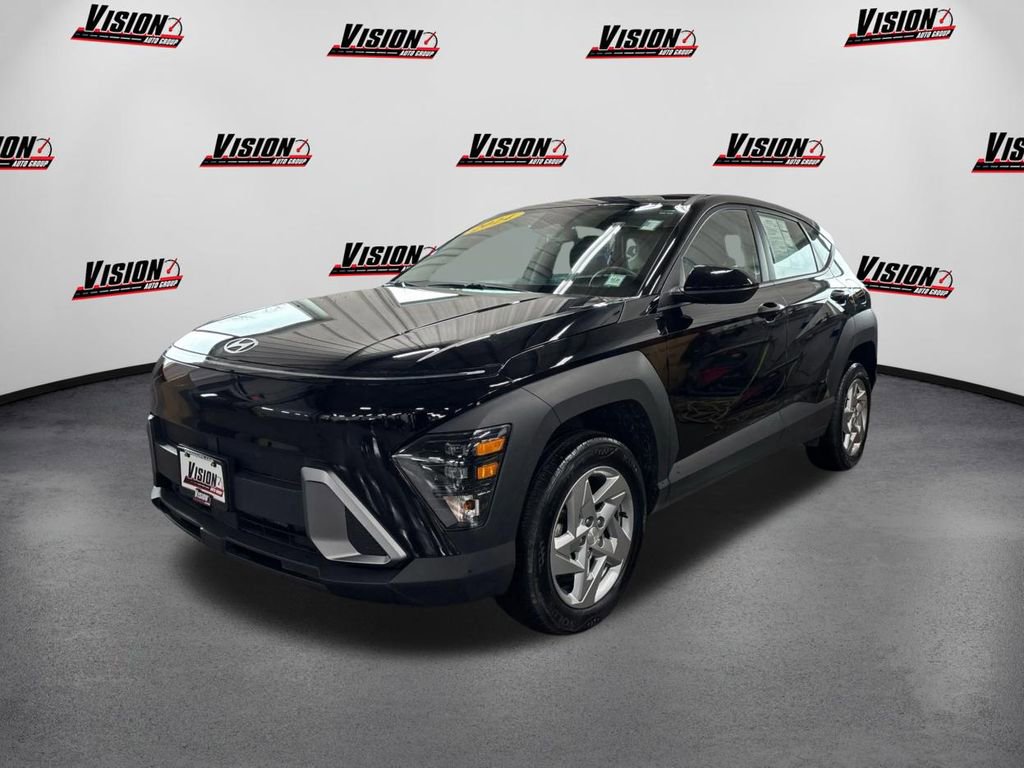 Used 2024 Hyundai Kona SE image 1