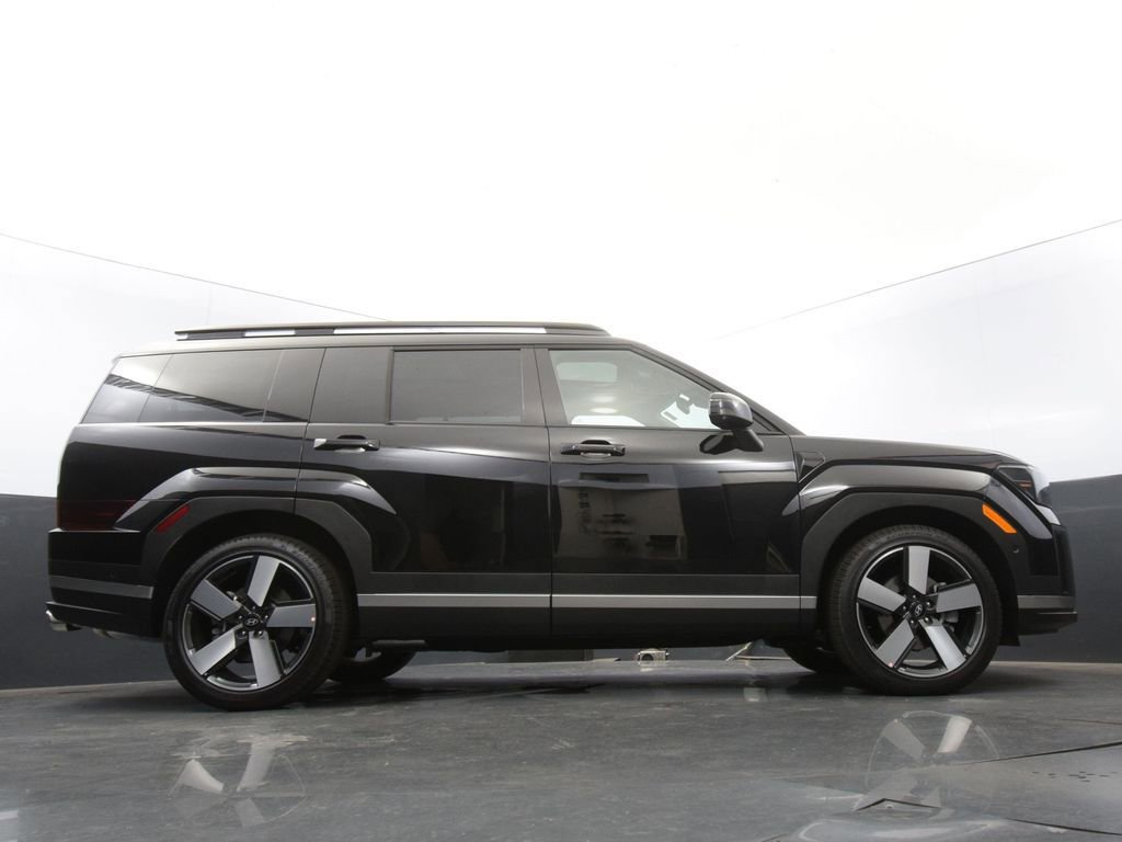 Used 2025 Hyundai Santa Fe Limited image 38