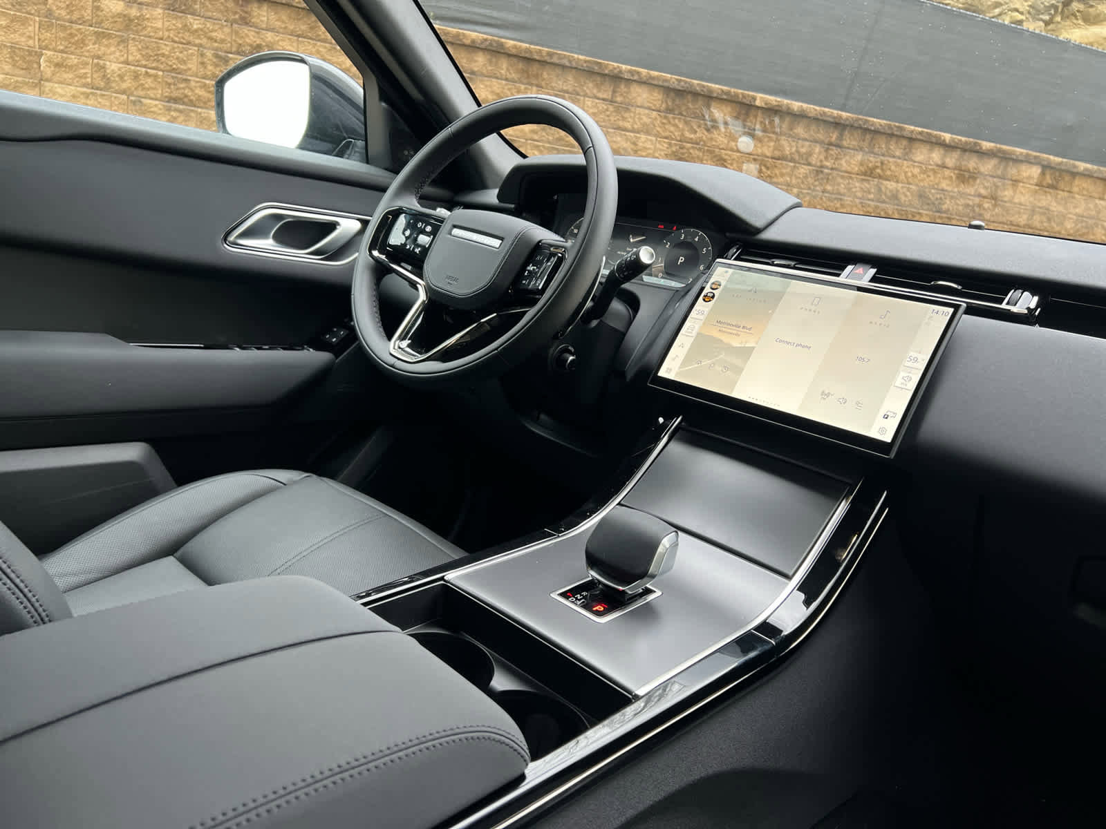 Used 2025 Land Rover Range Rover Velar Dynamic SE image 11