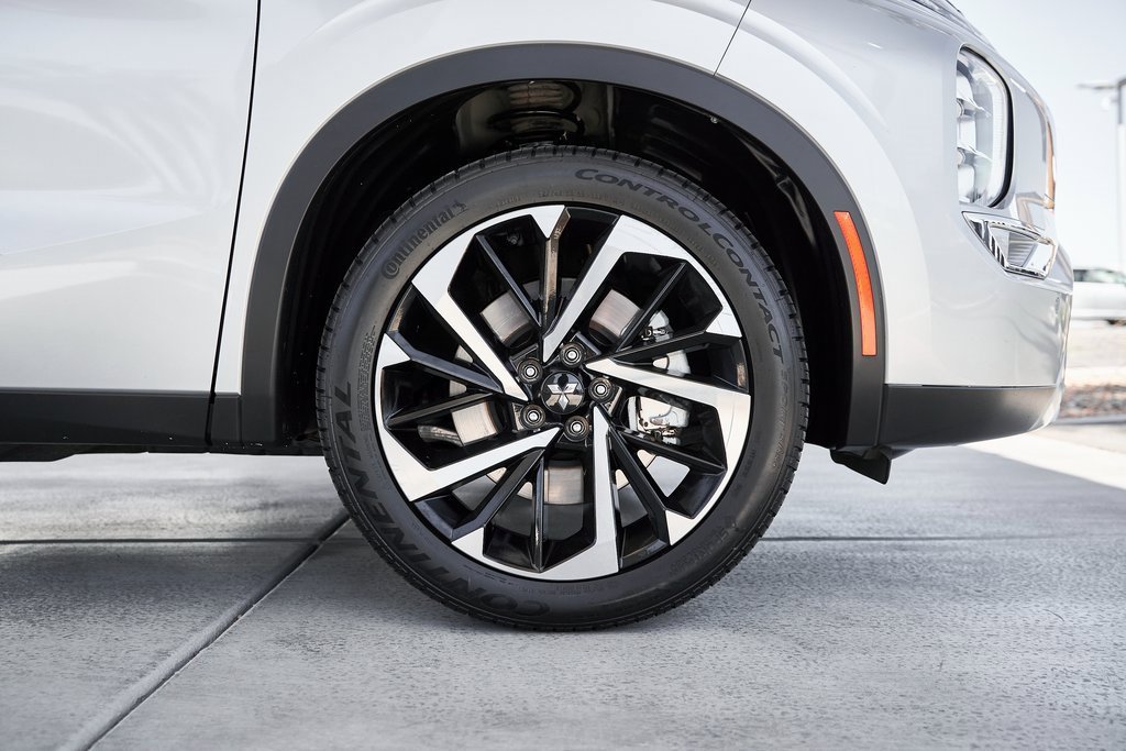 Used 2024 Mitsubishi Outlander SE image 10