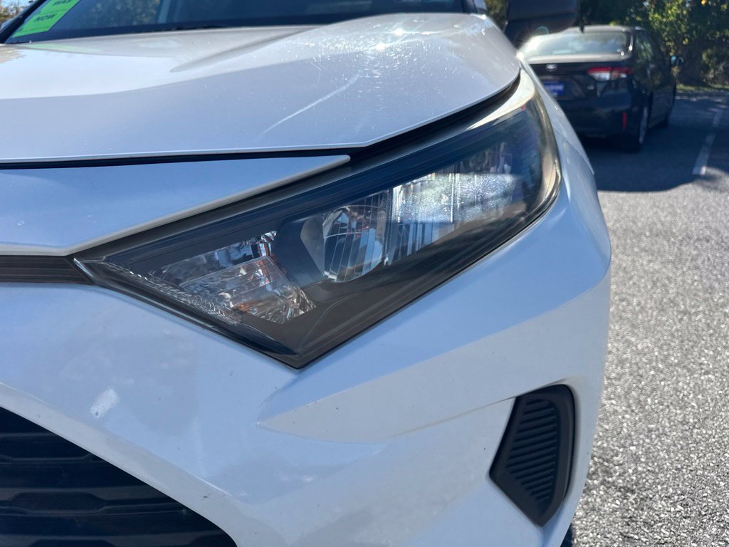 Used 2020 Toyota RAV4 LE FWD image 14