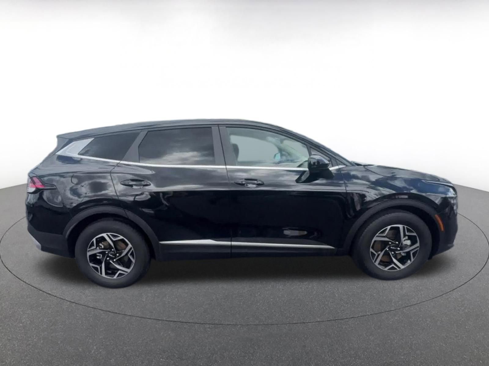 Used 2025 Kia Sportage LX FWD image 16