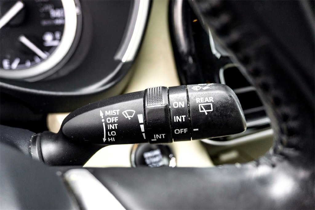 Used 2022 Toyota Highlander XLE image 21