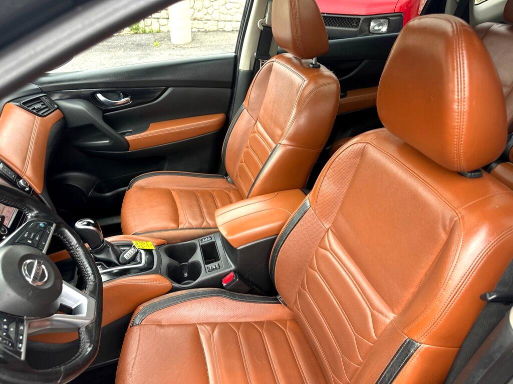 Used 2018 Nissan Rogue SL w/ Premium Package image 17