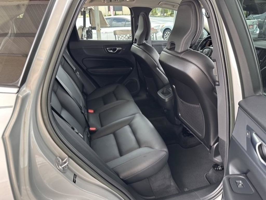 Used 2023 Volvo XC60 B5 Plus AWD/4WD image 14