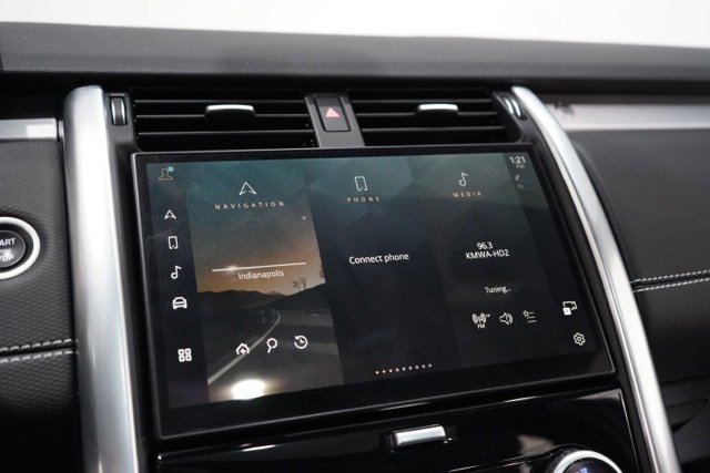 Used 2024 Land Rover Discovery Dynamic SE image 23