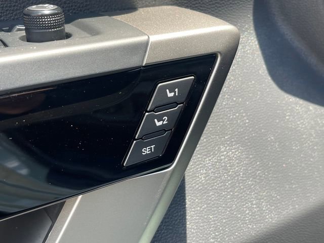 Used 2024 Toyota Tundra Limited image 17