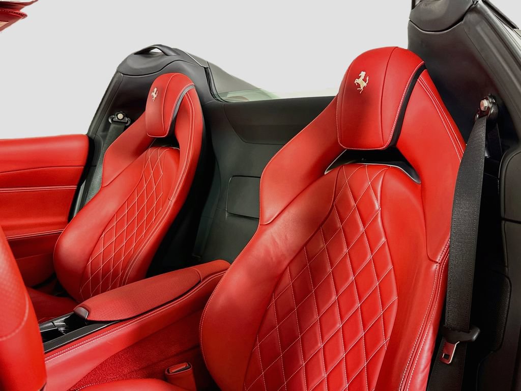 Used 2021 Ferrari 812 GTS RWD image 4