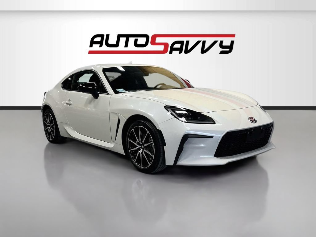 Used 2025 Toyota GR86 w/ ALL Weather Mat Package (TMS) RWD image 1