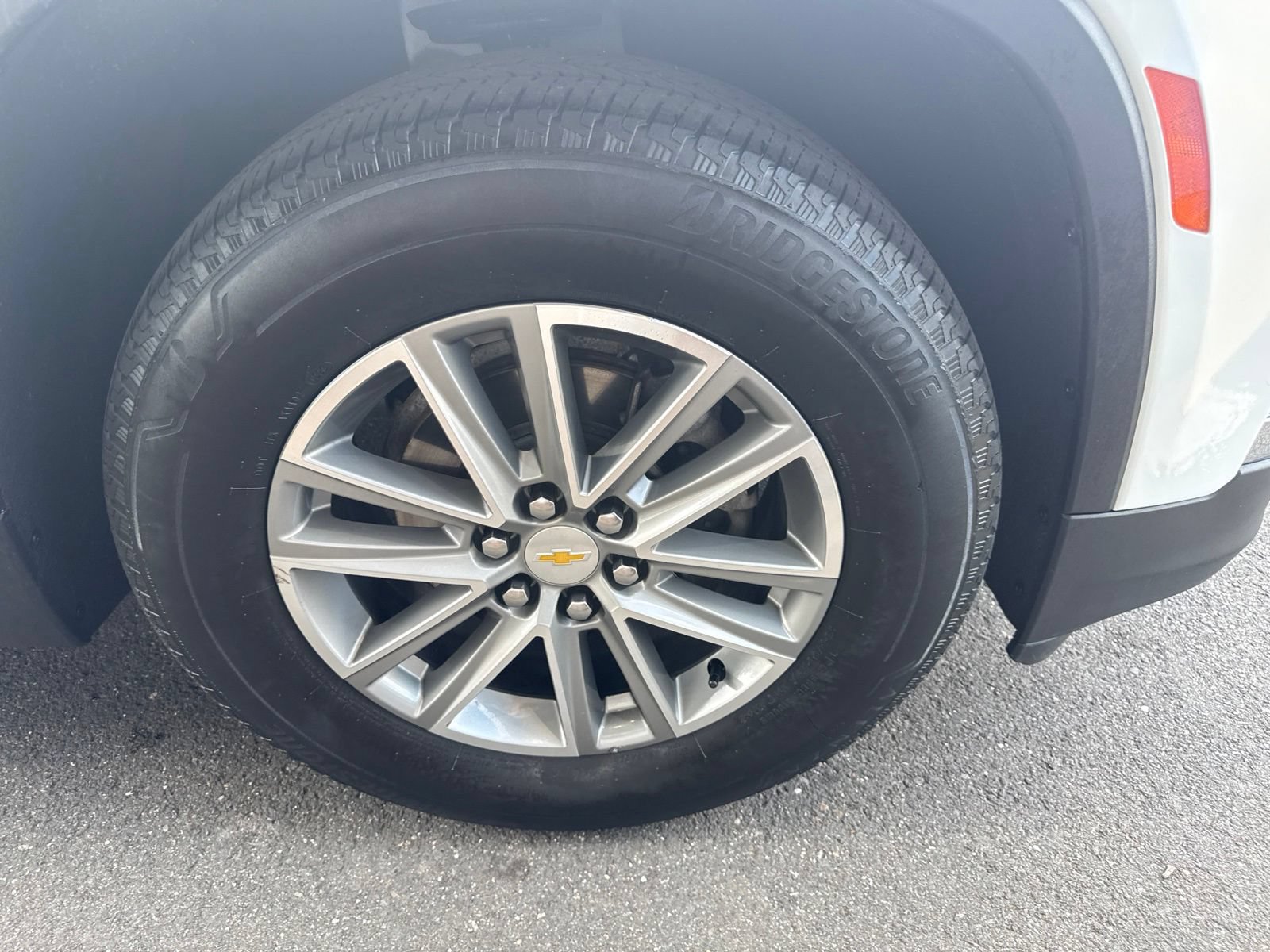 Used 2023 Chevrolet Traverse LT w/ LPO, Floor Liner Package AWD/4WD image 12